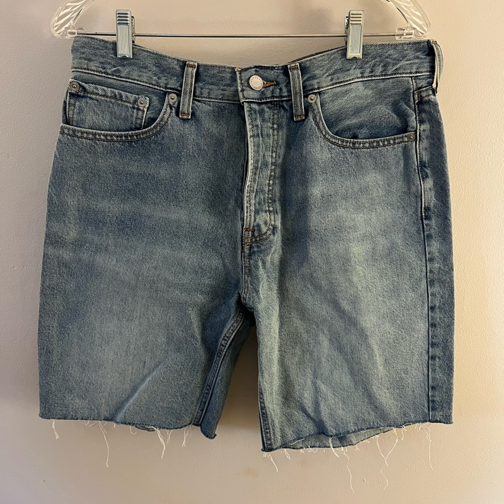 Everlane denim cut-off shorts size 31. Light wash